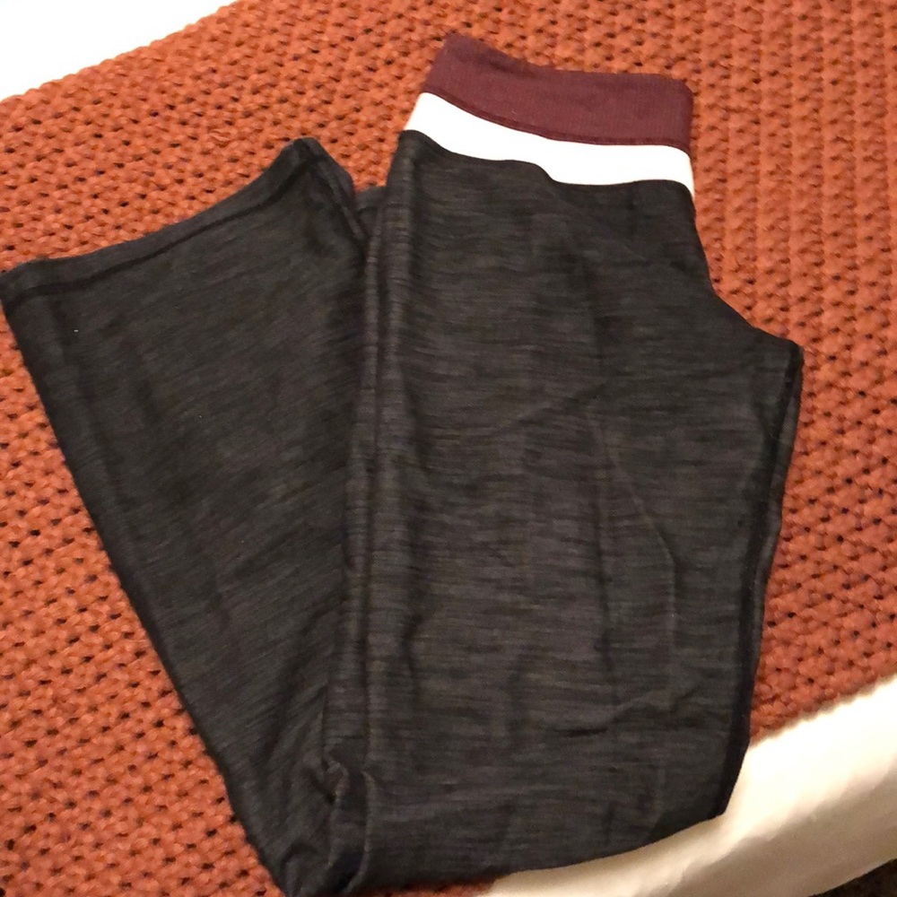 Lululemon Groove Flare yoga pants size 4